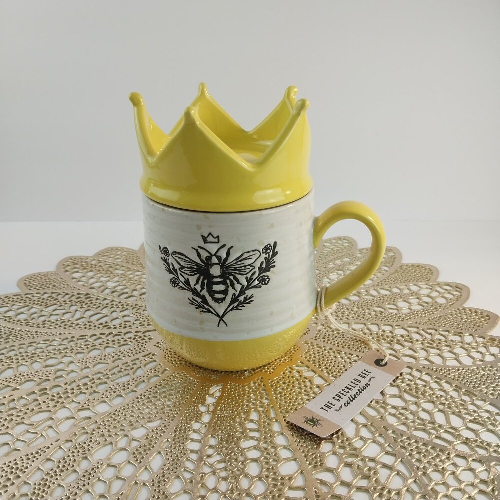 Queen Bee Speckled Mug with Lid